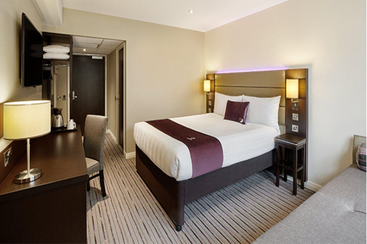 Premier Inn Wirral - Heswall Exterior photo