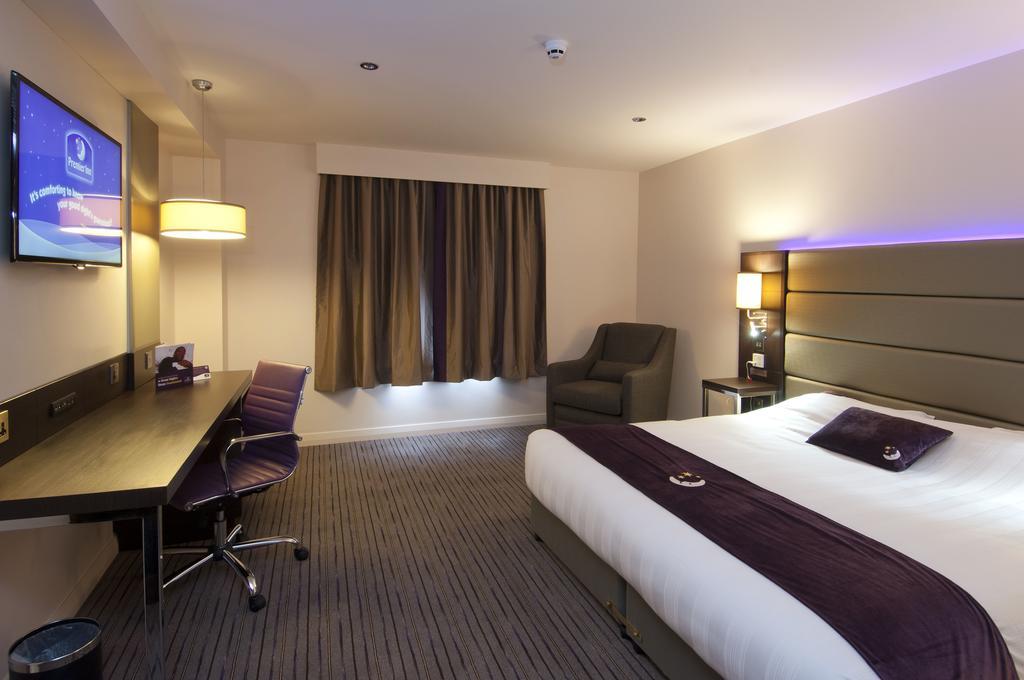 Premier Inn Wirral - Heswall Exterior photo