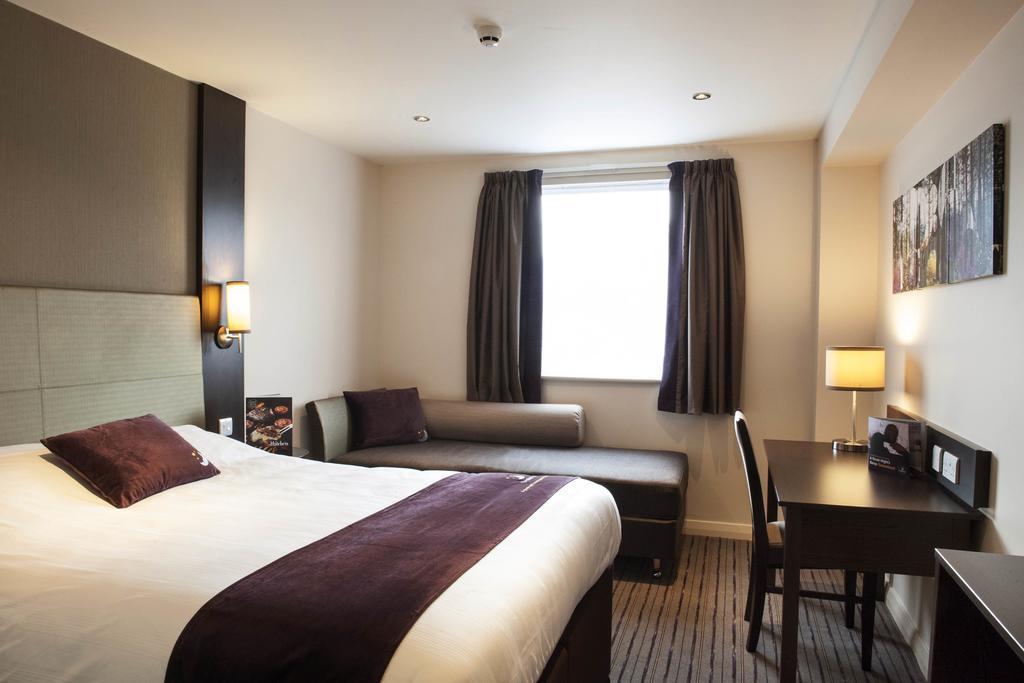 Premier Inn Wirral - Heswall Exterior photo
