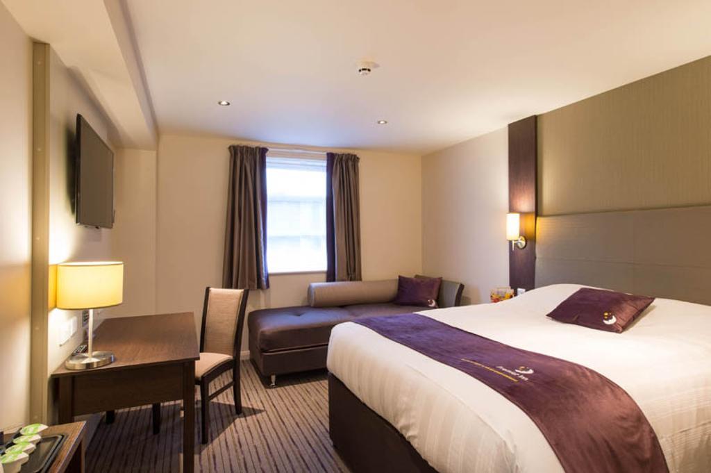Premier Inn Wirral - Heswall Exterior photo